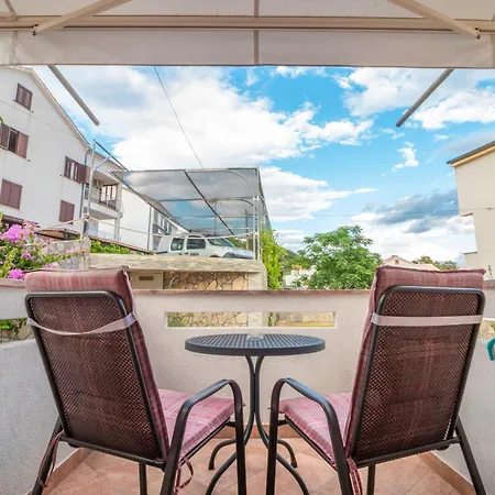 And With Parking Space Baska, Krk - 23309 Guest house 3*